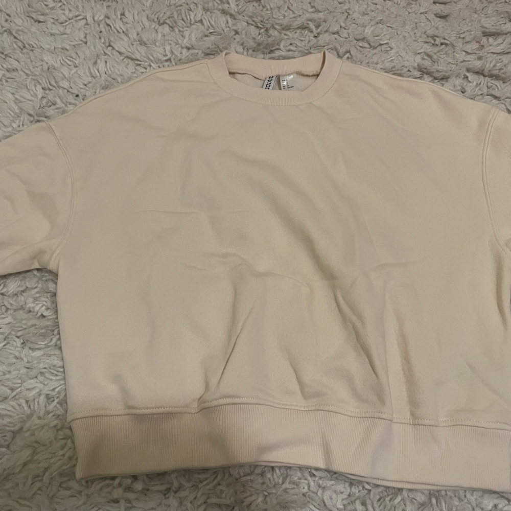 h&m cream colored sweater